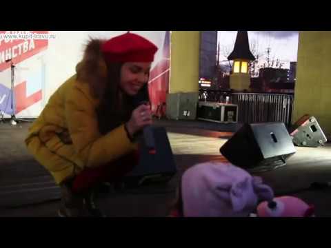 Песня “ДиКаприо” - исполняет певица Женя Отрадная в Московской музыкальной концертной шоу-программе.