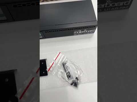MikroTik RB3011UiAS-RM unboxing😎