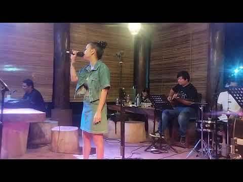 မိုးကပြောတဲ့အလွမ်းဇာတ်လမ်း Cover by အိချစ်ဖြူ