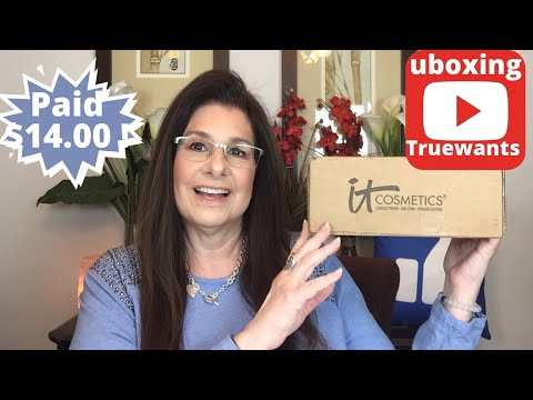 DEAL It Cosmetics New Setting Spray Full Size and a Bunch of Samples included Free Freight PAID $14.