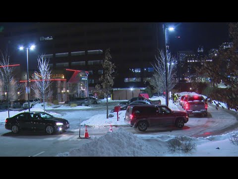 Some Chicagoans Have To Work Outside Anyway Amid Extreme Cold