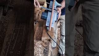 Download lagu lihatlah cara tukang kayu ini membuat skoneng kusen#woodworking #shorts mp3