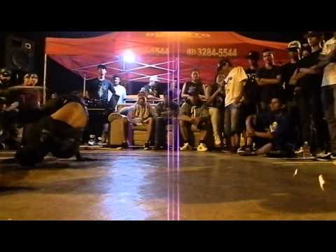 True Floor 2013 - Top 32 - Nego Jhow ( E.O.S ) vs Gleysin ( Break Boys )