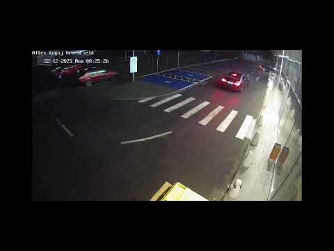 Sofer de BMW face drifturi si intra in Altex la Lugoj