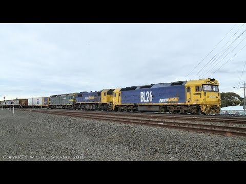 7902V Pacific National "Mildura Fruity" Containers - PoathTV Australian Trains & Railways