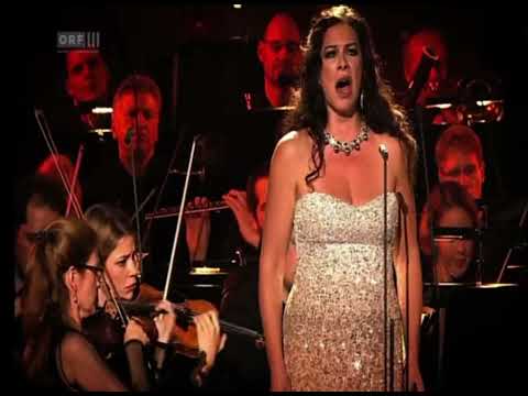 Natalia Ushakova in „Spiel mir das Lied vom Tod“  Ennio Morricone