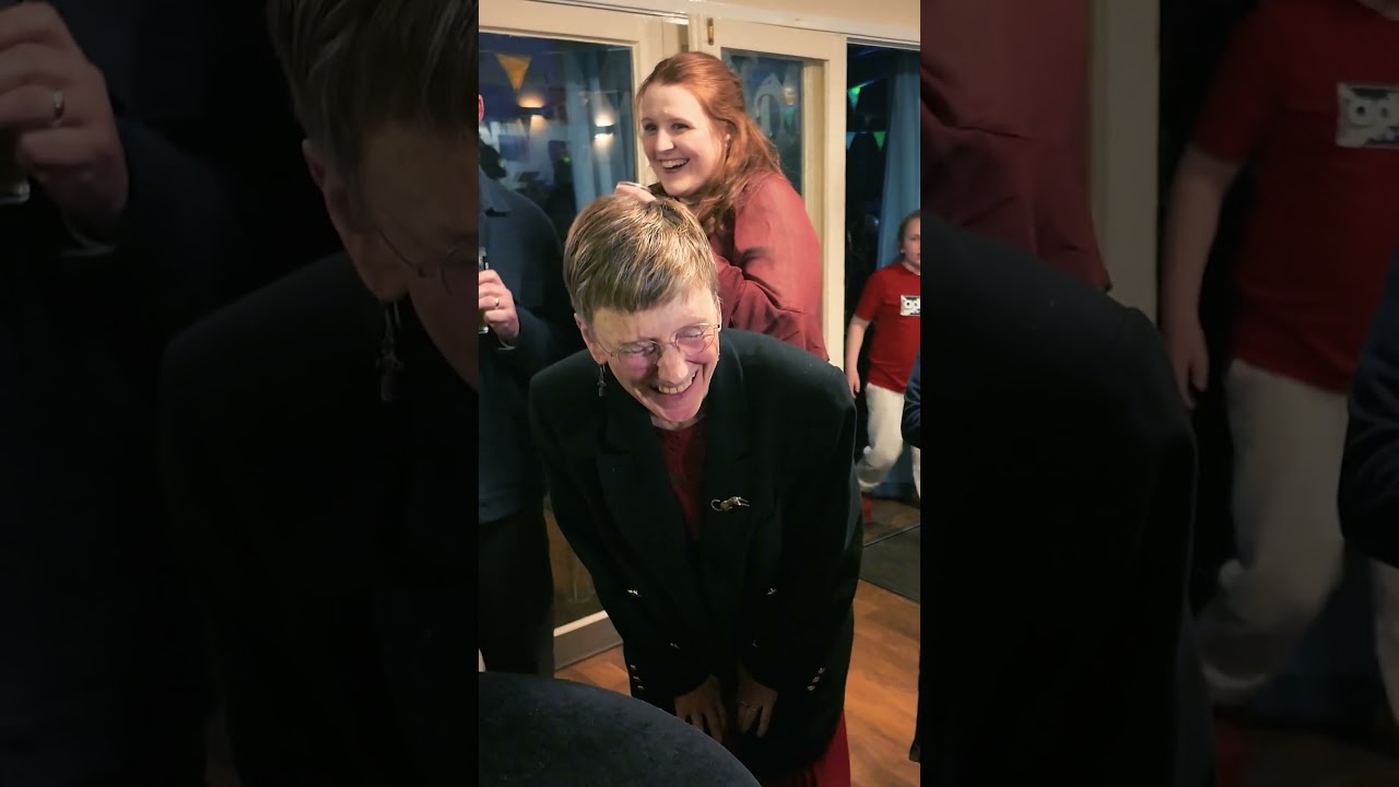 Close-up magician at a 50th birthday party in Dorridge, Solihull