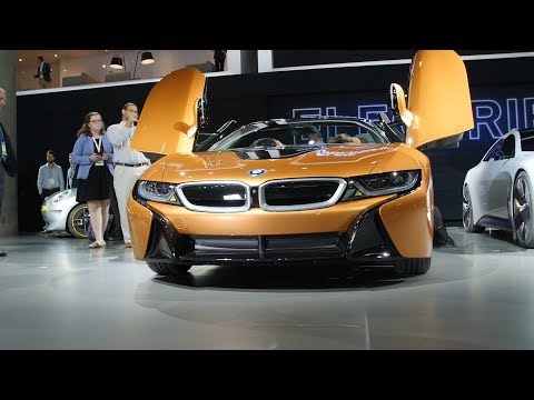 2018 BMW i8 Roadster Debuts at the 2017 LA Auto Show