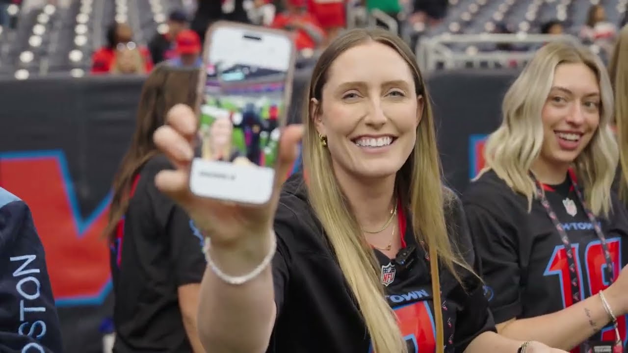 Get Rowdy With Me | “We’re Going to the Moon” with LOVB Houston