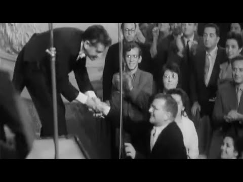 Bernstein Thanks Shostakovich In Moscow (1959)
