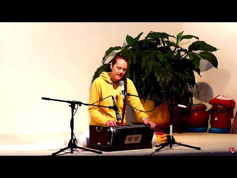 Satsang mit Chitra - Live Satsang Yoga Vidya 07:00 Uhr 11.06.2020