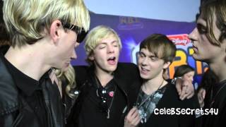 Never-Before-Seen R5 Holiday Interview!