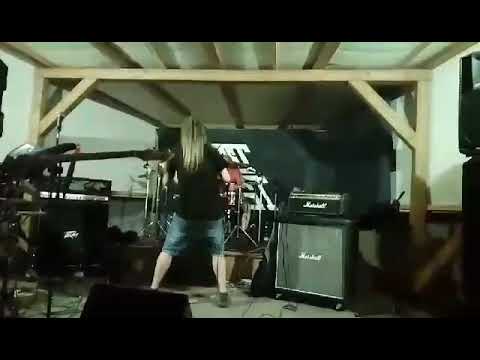 Last Chance - Mirror-Live at Sturovo Underworld V2 Rock Pub