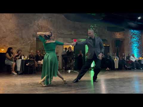 Maestros performance by Guillermina Quiroga and Mariano Logiudice at San Antonio Tango (La Payadora)