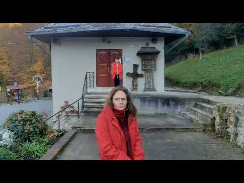 Mănăstirea Cucuiș (imagini interior exterior din cele doua biserici)