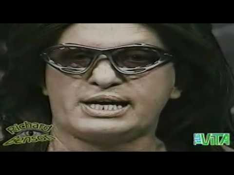 Richard Benson minaccia e insulta un ragazzo