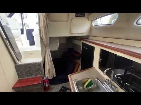 2855 Bayliner 1996. Inside