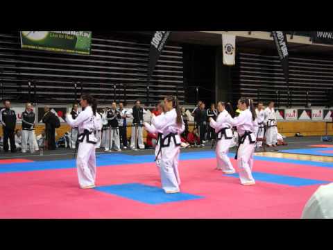 ITF 2011 NZ - Senior Female Team Patterns - 1.MP4