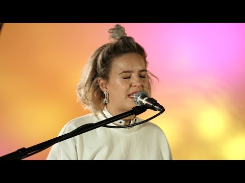 Anne-Marie Performs 'Alarm' Acoustic