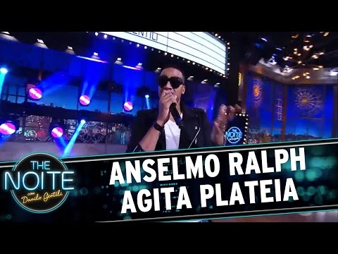 Anselmo Ralph canta "Não me toca" | The Noite (07/04/17)