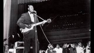 Jimmy Reed --- My Baby Told Me  (1968 )