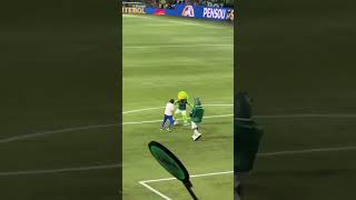 O dia que o mascote humilhou o torcedor
