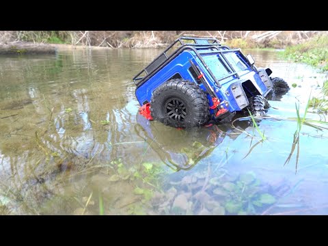 RC Crawler 1:10 Scale deep Water!