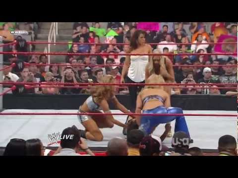 6 Diva Tag Team Match - WWE RAW 3/22/10