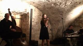 Laura Galibert en concert au caveau de Caunes