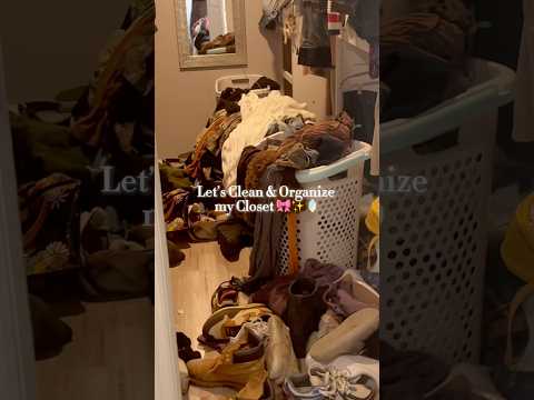 Time for SPRING CLEANING✨ 1st up - CLOSET CLEANOUT! Let’s clean, declutter and organize my closet tg