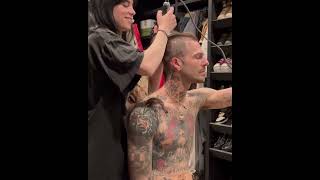 Billie Eilish shaves ex boyfriend Jesse Rutherford hair BALD. Are they BACK TOGETHER? 👀