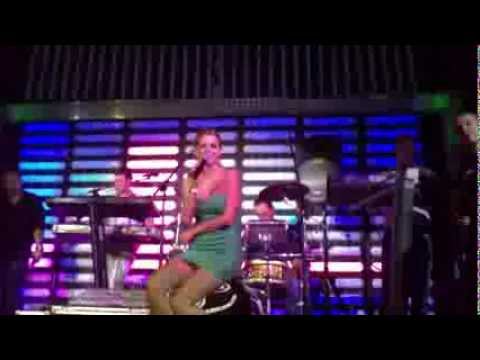 Jelena Kostov (poljubac)