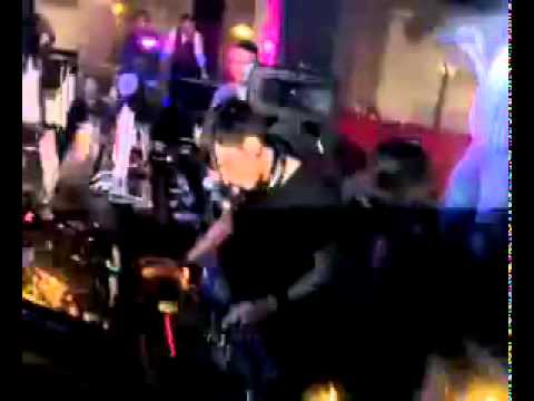 DODO DJ AT LIVING DISCOTECA MAGLIE APRILE 2009 www keepvid com
