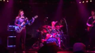 The Four Evas - Throw the dice      (Bowie,Police,Queen)