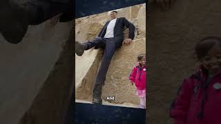 Download lagu Tallest Man MEETS Shortest Woman 😮 mp3 Download lagu Tallest Man MEETS Shortest Woman 😮 mp3