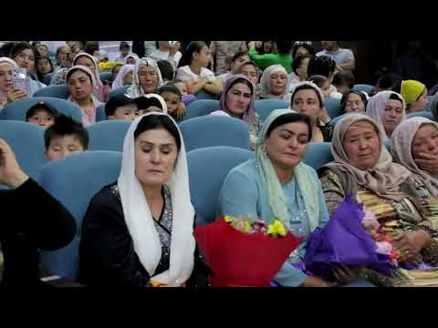 Sherzodbek Jonibekov Onajonisi uchun kuyladi