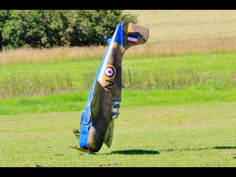 WW2 RC FIGHTERS DISPLAY - GRUMMAN F4F WILDCAT WHEELS UP LANDING ! BUCKMINSTER WARBIRDS - 2021