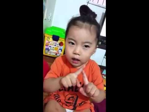 [ENG SUB] Is Yebin Teaching Her Mom? 예빈이가 엄마에게 말하는것은?