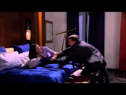 Santa diabla - Humberto cachetea a Amanda