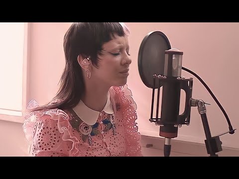 Glued - Melanie Martinez