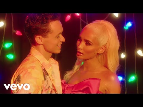 John Lindahl - Cuddled Up ft. Pia Mia