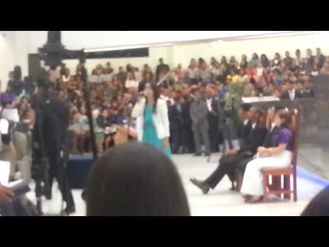 Mayra Carvalho - Tira baal do meio(Templo Central-PE) 14º Congresso de Adolescentes