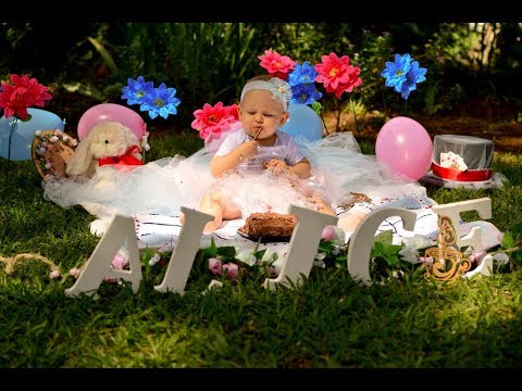 Cake Smash Ideas for First Birthday Photoshoot