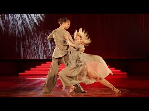 Vadim Garbuzov - Kathrin Menzinger | Welttanz-Gala Baden Baden 2017 - Latin Show "I'm a Refugee"