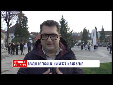 BRADUL DE CRĂCIUN LUMINEAZĂ ÎN BAIA SPRIE
