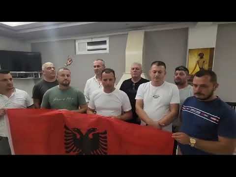 Grupi polifonik i Sarandës i kushton këngë policit të vrarë në Kosovë