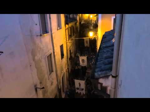 Ave Maria nel centro storico di Campobasso. Processione del Venerdì Santo. Clip video: 00078