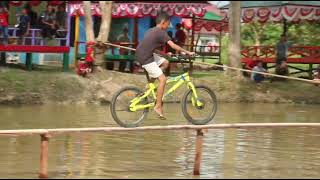 Download lagu Lomba naik sepeda diatas kolam paling seru 17 agustus 2023 mp3 Download lagu Lomba naik sepeda diatas kolam paling seru 17 agustus 2023 mp3