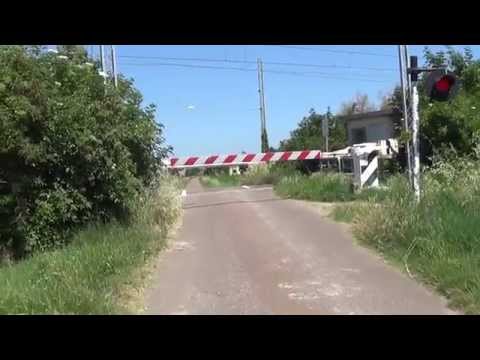 Passaggio a livello di via della Ferrovia - Glorie (RA) / Level Crossing / Bahnübergang