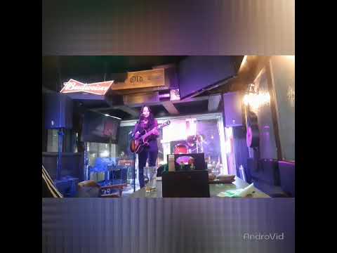 Sept.28/22 @The Old Sod Bar, Toronto ON ~ Singing "Chemical Thing"